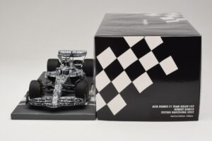 Alfa Romeo Orlen C42 R. Kubica Testing Barcelona 2022 Minichamps 1:18 117229988 Resin — photo 6 of 7