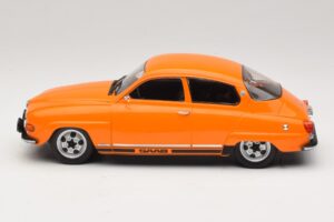 Saab 96 V4 Orange MCG 1:18 MCG18654 Diecast — photo 3 of 6