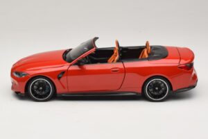 BMW M4 G83 Cabriolet Red Metallic Minichamps 1:18 110021030 Diecast — photo 4 of 8