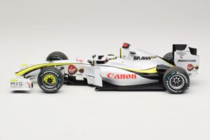 Brawn GP BGP001 #22 J. Button Singapore GP 2009 Minichamps 1:18 180090222 Resin — photo 3 of 7