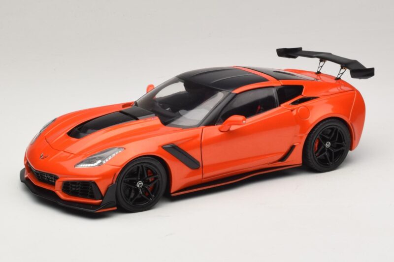 Chevrolet Corvette C7 ZR1 Red IXO 1:18 U18RDC001-FO Diecast