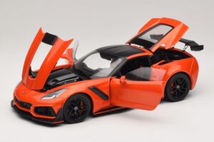 Chevrolet Corvette C7 ZR1 Red IXO 1:18 U18RDC001-FO Diecast — photo 2 of 8