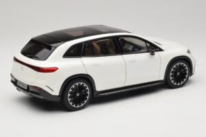 Mercedes EQS SUV X296 Manufaktur Diamond White NZG 1:18 B66960590 Diecast — photo 3 of 8
