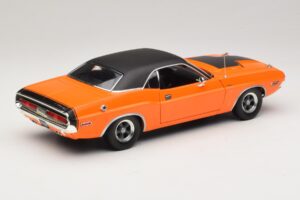 Dodge Challenger R/T Fast & Furious Darden's Car Greenlight 1:18 12846 Diecast — photo 3 of 8