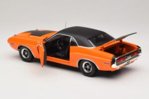 Dodge Challenger R/T Fast & Furious Darden's Car Greenlight 1:18 12846 Diecast — photo 5 of 8