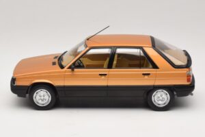 Renault 11 GTL Gold MCG 1:18 MCG18590 Diecast — photo 3 of 6