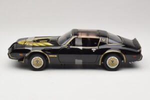 Pontiac Firebird Trans Am Kill Bill Movie Greenlight 1:18 12951 Diecast — photo 3 of 6