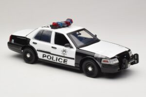 Ford Crown Victoria Police Interceptor The Hangover Movie Greenlight 1:18 12911 Diecast — photo 4 of 6