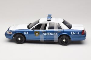 Ford Crown Victoria Police Interceptor The Walking Dead Greenlight 1:18 12957 Diecast — photo 3 of 6