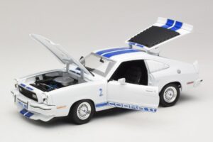 Ford Mustang II Cobra II Charlie's Angels Movie Greenlight 1:18 12880 Diecast — photo 2 of 8
