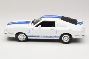 Ford Mustang II Cobra II Charlie's Angels Movie Greenlight 1:18 12880 Diecast — photo 4 of 8