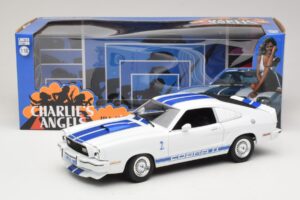 Ford Mustang II Cobra II Charlie's Angels Movie Greenlight 1:18 12880 Diecast — photo 8 of 8