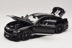 Ford Mustang Shelby GT500 S550 Black IXO 1:18 U18RDC002-FO Diecast — photo 2 of 8