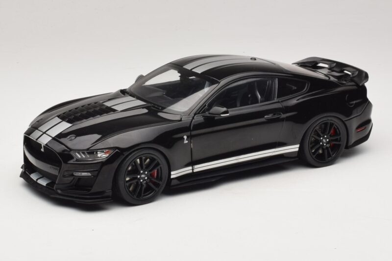 Ford Mustang Shelby GT500 S550 Black IXO 1:18 U18RDC002-FO Diecast