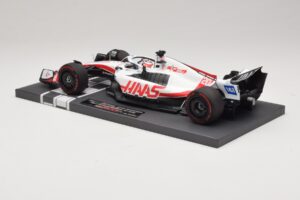Haas VF-22 K. Magnussen Pole Position Brazilian GP 2022 Minichamps 1:18 117222120 Resin — photo 5 of 7