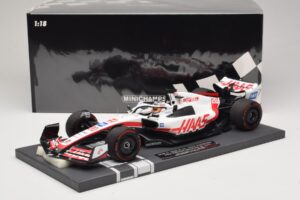 Haas VF-22 K. Magnussen Pole Position Brazilian GP 2022 Minichamps 1:18 117222120 Resin — photo 7 of 7