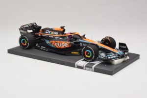 McLaren MCL36 #3 D. Ricciardo Abu Dhabi GP 2022 Minichamps 1:18 537224003 Resin — photo 4 of 7