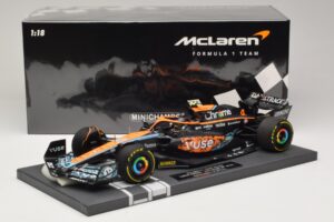 McLaren MCL36 #4 L. Norris Abu Dhabi GP 2022 Minichamps 1:18 537224004 Resin — photo 6 of 7