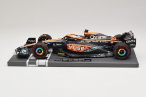 McLaren MCL36 O. Piastri Abu Dhabi Test 2022 Minichamps 1:18 537221828 Resin — photo 3 of 7