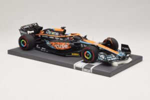 McLaren MCL36 O. Piastri Abu Dhabi Test 2022 Minichamps 1:18 537221828 Resin — photo 4 of 7