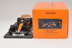 McLaren MCL60 #4 L. Norris 2nd Place Hungarian GP 2023 Minichamps 1:18 537233004 Resin — photo 6 of 7