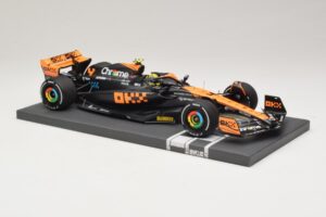 McLaren MCL60 #4 L. Norris 2nd Place Japanese GP 2023 Minichamps 1:18 537233504 Resin — photo 4 of 7