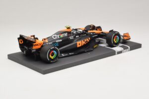 McLaren MCL60 #4 L. Norris 2nd Place Singapore GP 2023 Minichamps 1:18 537233404 Resin — photo 2 of 7