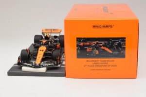 McLaren MCL60 #4 L. Norris 2nd Place Singapore GP 2023 Minichamps 1:18 537233404 Resin — photo 6 of 7