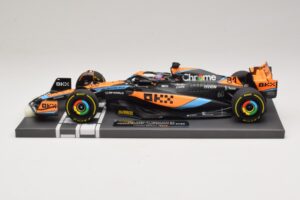McLaren MCL60 #81 O. Piastri Hungarian GP 2023 Minichamps 1:18 537233081 Resin — photo 3 of 7