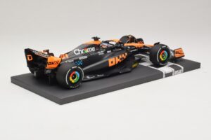 McLaren MCL60 #81 O. Piastri Japanese GP 2023 Minichamps 1:18 537233581 Resin — photo 2 of 7