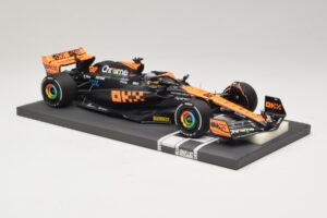 McLaren MCL60 #81 O. Piastri Japanese GP 2023 Minichamps 1:18 537233581 Resin — photo 4 of 7