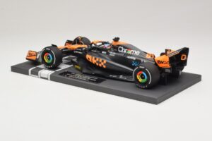 McLaren MCL60 #81 O. Piastri Japanese GP 2023 Minichamps 1:18 537233581 Resin — photo 5 of 7