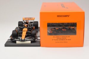 McLaren MCL60 #81 O. Piastri Japanese GP 2023 Minichamps 1:18 537233581 Resin — photo 6 of 7