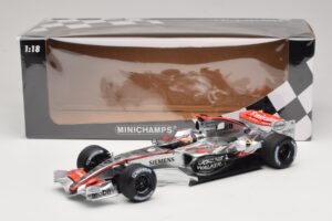 McLaren MP4/21 #3 K. Raikkonen 2006 Minichamps 1:18 530061803 Resin — photo 7 of 7