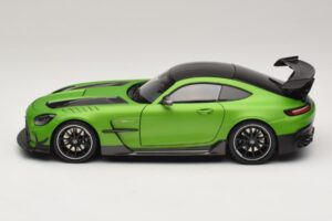 Mercedes AMG GT Black Series C190 Matt Green Metallic Minichamps 1:18 110032022 Diecast — photo 4 of 8