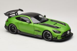 Mercedes AMG GT Black Series C190 Matt Green Metallic Minichamps 1:18 110032022 Diecast — photo 6 of 8