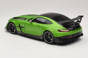 Mercedes AMG GT Black Series C190 Matt Green Metallic Minichamps 1:18 110032022 Diecast — photo 7 of 8