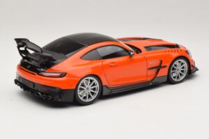 Mercedes AMG GT Black Series C190 Orange With Silver Wheels Minichamps 1:18 110032024 Diecast — photo 3 of 8