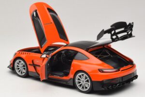 Mercedes AMG GT Black Series C190 Orange With Silver Wheels Minichamps 1:18 110032024 Diecast — photo 5 of 8
