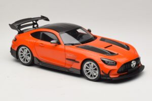 Mercedes AMG GT Black Series C190 Orange With Silver Wheels Minichamps 1:18 110032024 Diecast — photo 6 of 8