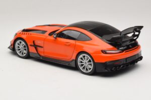 Mercedes AMG GT Black Series C190 Orange With Silver Wheels Minichamps 1:18 110032024 Diecast — photo 7 of 8