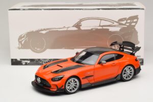 Mercedes AMG GT Black Series C190 Orange With Silver Wheels Minichamps 1:18 110032024 Diecast — photo 8 of 8