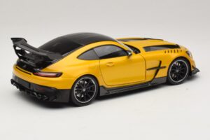 Mercedes AMG GT Black Series C190 Solarbeam Yellow Metallic Minichamps 1:18 110032021 Diecast — photo 3 of 8
