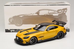 Mercedes AMG GT Black Series C190 Solarbeam Yellow Metallic Minichamps 1:18 110032021 Diecast — photo 8 of 8
