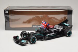 Mercedes AMG Petronas W12 E Performance L. Hamilton Winner British GP 2021 Minichamps 1:18 110211144 Resin — photo 7 of 7