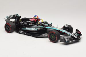 Mercedes AMG Petronas W15 E Performance L. Hamilton Winner British GP 2024 Minichamps 1:18 110241244 Resin — photo 4 of 7