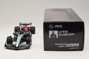 Mercedes AMG Petronas W15 E Performance L. Hamilton Winner British GP 2024 Minichamps 1:18 110241244 Resin — photo 6 of 7