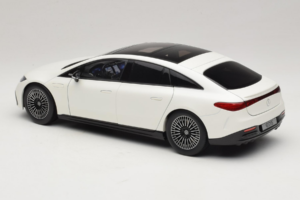 Mercedes EQS V297 Manufaktur Opalite White NZG 1:18 B66961049 Diecast — photo 7 of 8