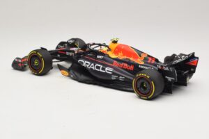 Oracle Red Bull Racing RB19 S. Perez Abu Dhabi GP 2023 Minichamps 1:18 110232311 Resin — photo 5 of 7