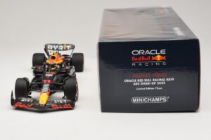 Oracle Red Bull Racing RB19 S. Perez Abu Dhabi GP 2023 Minichamps 1:18 110232311 Resin — photo 6 of 7